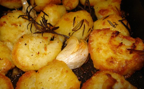 Rozmaringos fokhagymás sült krumpli